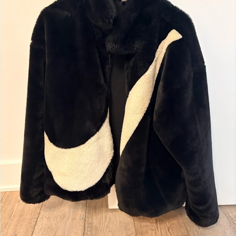 Nike Black and Cream Teddy Jacket - Picture 2 of 4